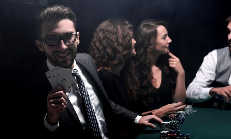 heylink pulitoto live-dealer studio with blackjack table, croupier, and mobile app interface